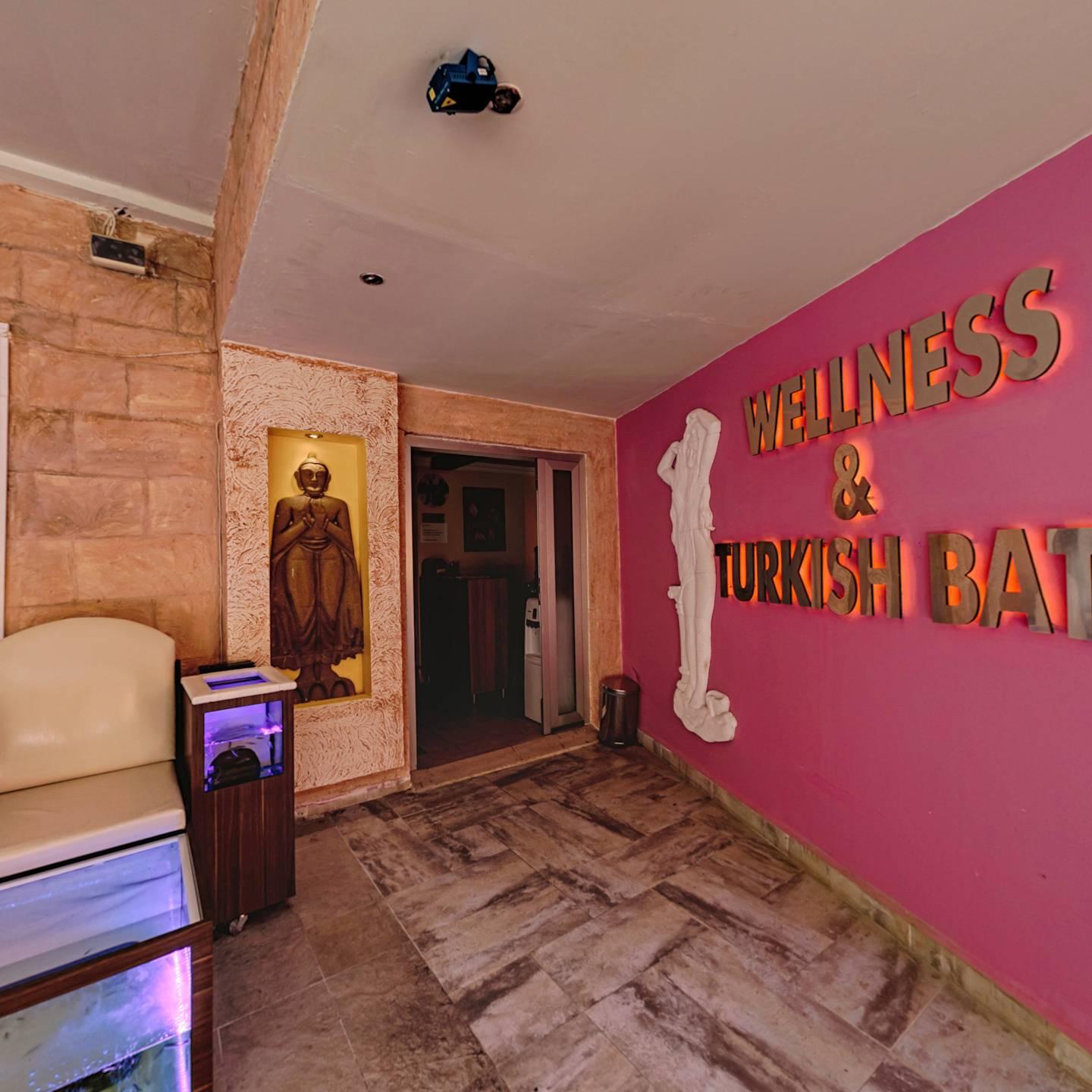 Risus Hotel Side Exterior photo